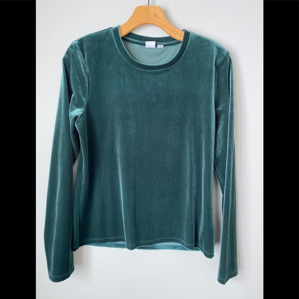 Green velour long sleeve top
